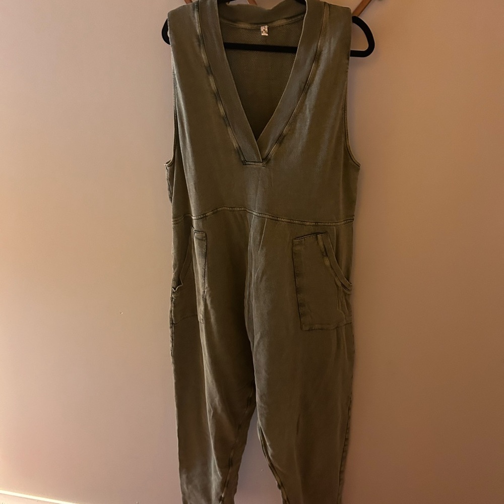 Green Knit Jumpsuit with V-Neck and Tapered Legs size XL by Free People
